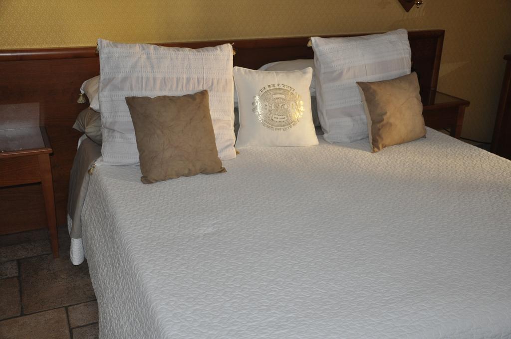 De Curtis 3 Stelle Guest house