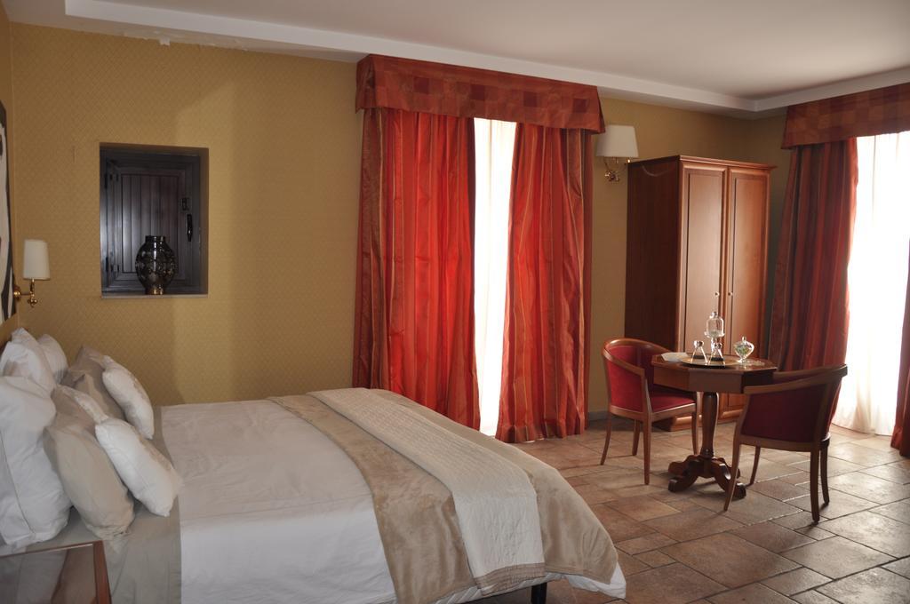 De Curtis 3 Stelle Guest house
